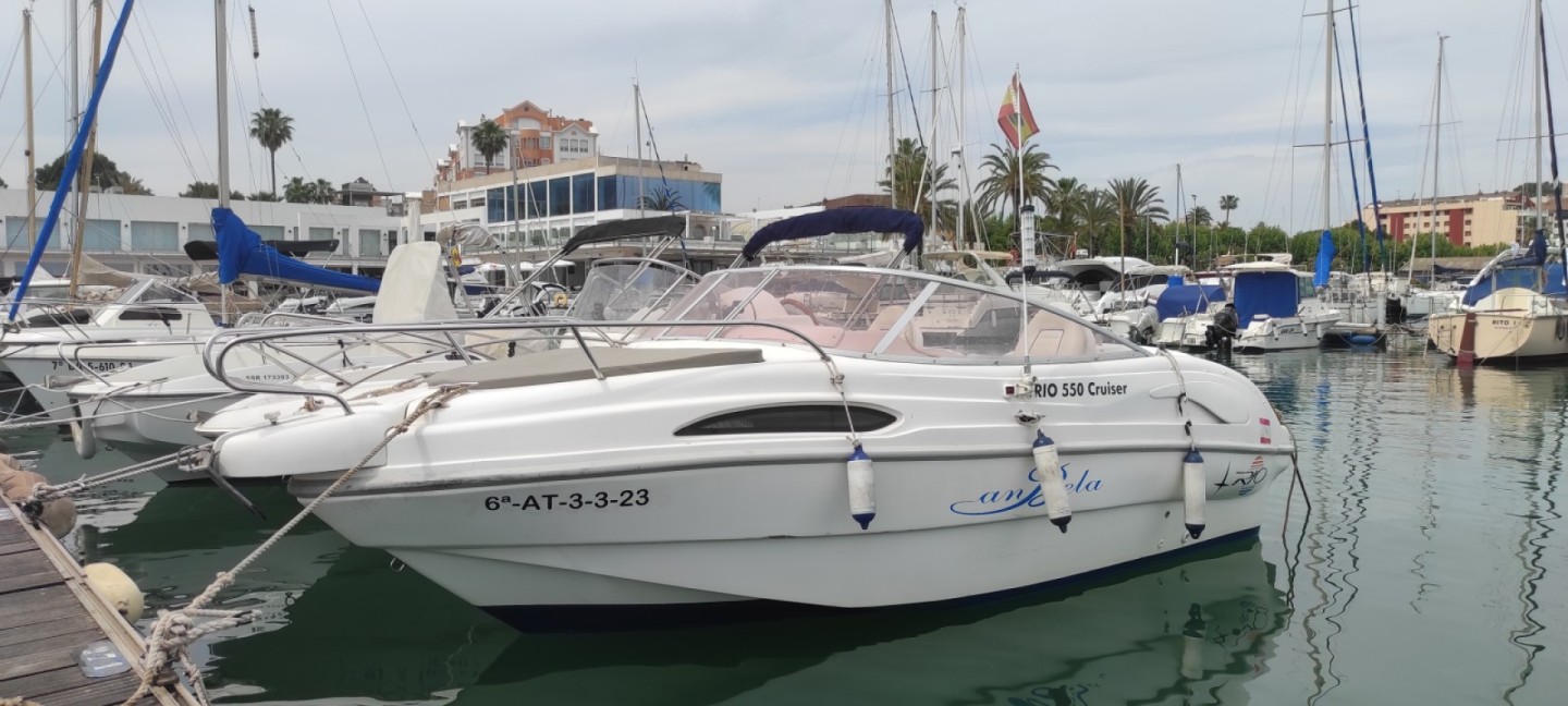 Rio Rio 550 Cruiser charter bareboat eller skeppad i Denia