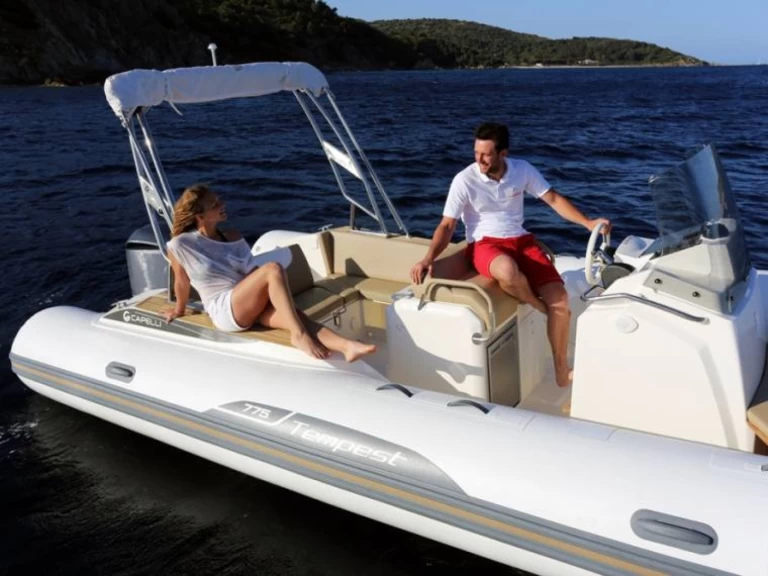 Yacht charter Mahon billig Tempest 770