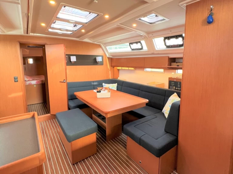 Segelbåt  för uthyrning Split  till det bästa priset 