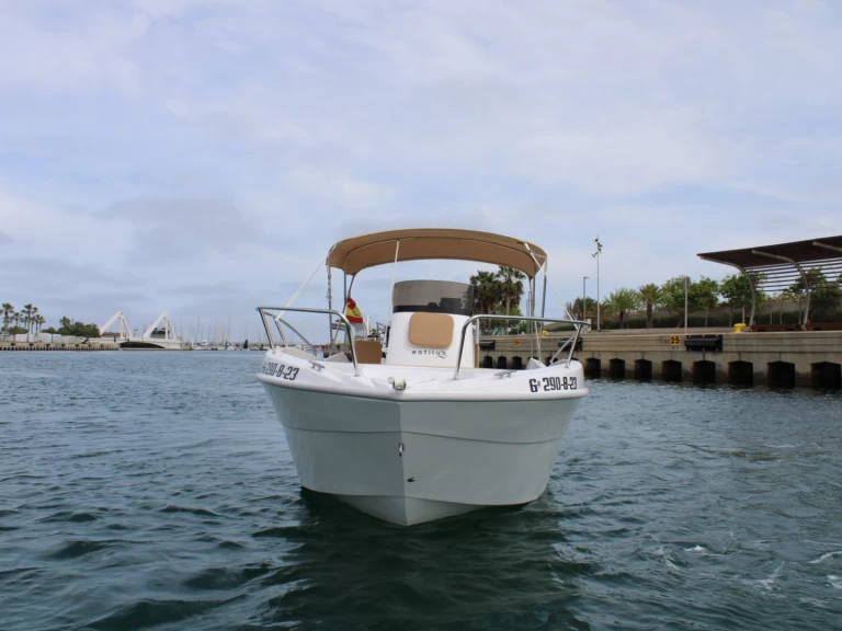 Uthyrning Motorbåt  Astilux med en båtlicens 