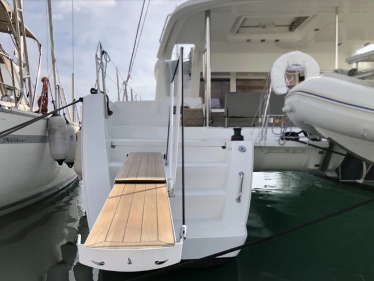 Hyra Katamaran  med eller utan skeppare Lagoon Alimos 