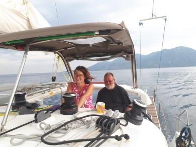 Lagoon Lagoon 400 S2 charter bareboat eller skeppad i Aten