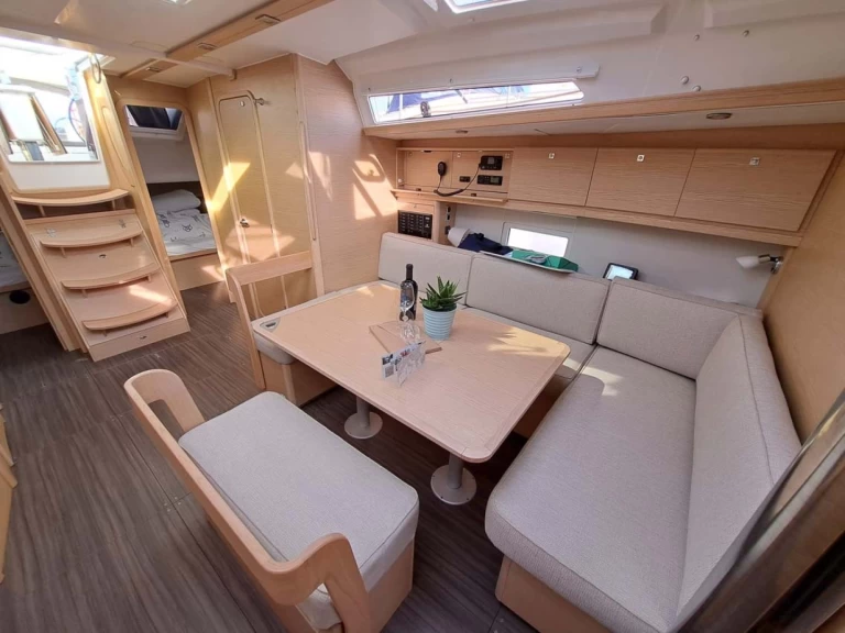 Hyr en Dufour Dufour 430 Jezera 