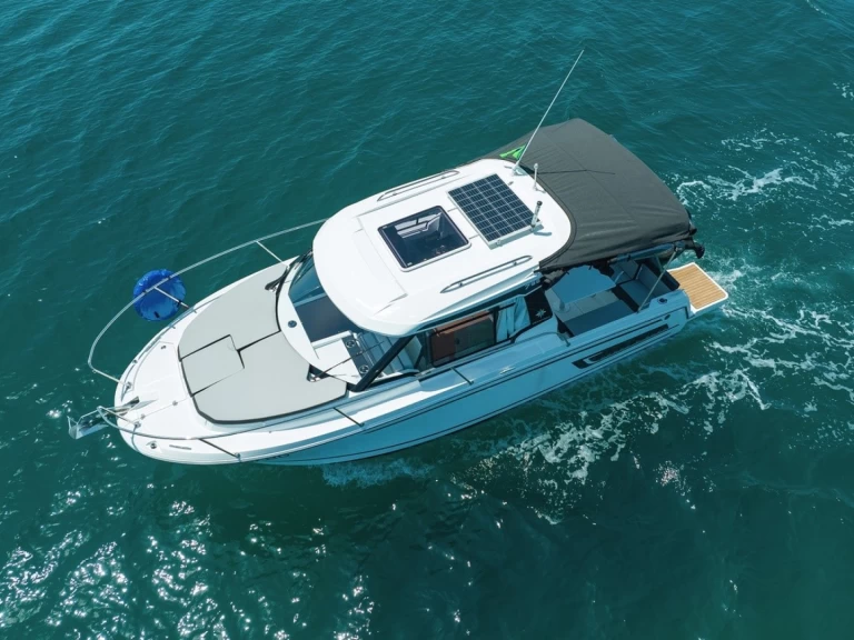 Uthyrning Motorbåt  Jeanneau med en båtlicens 