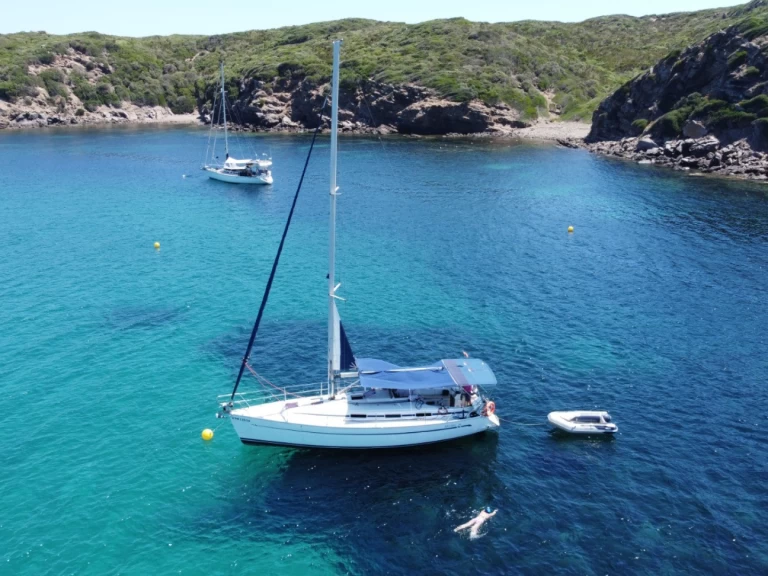 Uthyrning Segelbåt  Bavaria med en båtlicens 