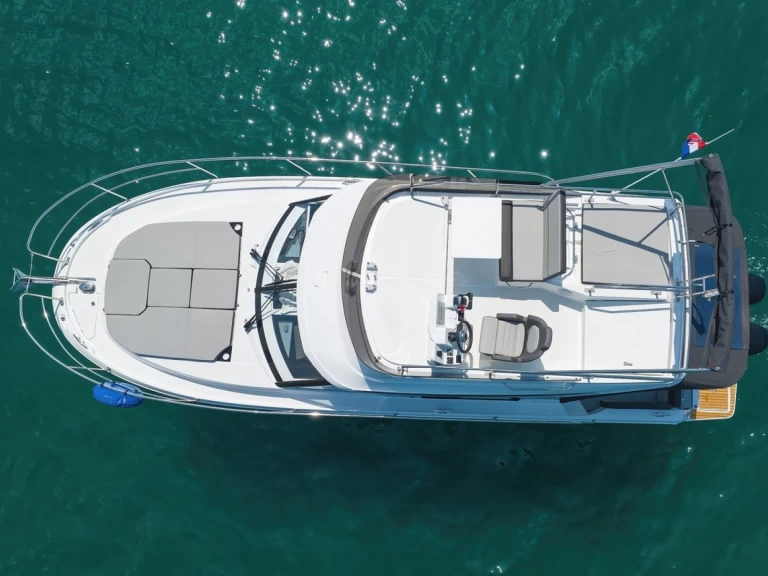 Hyra Motorbåt  med eller utan skeppare Jeanneau Biograd Na Moru 