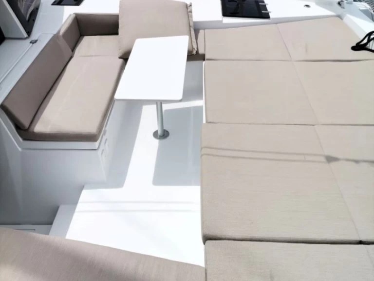 Hyra Katamaran  med eller utan skeppare Bali Šibenik  