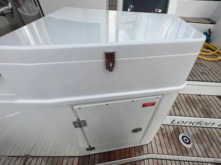 Hyra Katamaran  med eller utan skeppare Bali Eden Island 