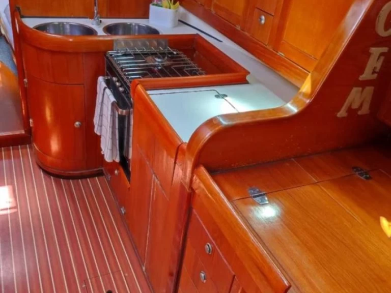 Hyr en Elan Elan 431 Tribunj 