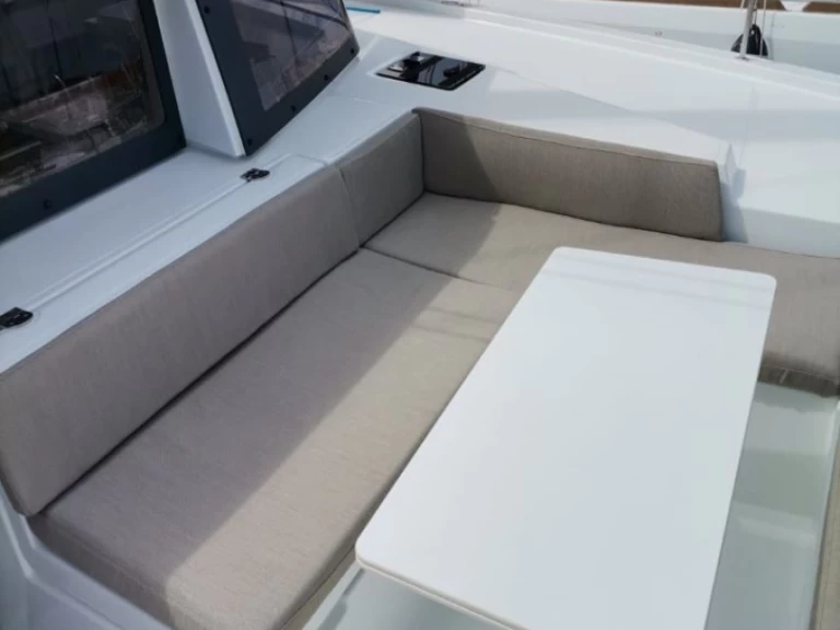 Hyra Katamaran  med eller utan skeppare Bali Šibenik  