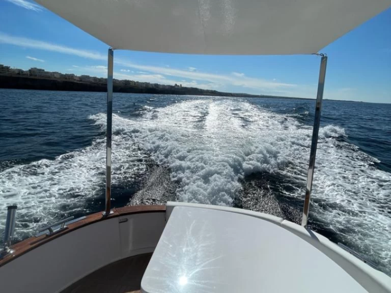 Hyr en Mimi Libeccio 9.5 wa San Vito 