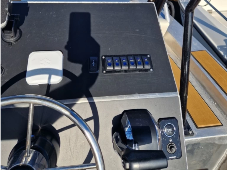 Båtuthyrning BravaBoats BA 75 i Roses på Samboat 