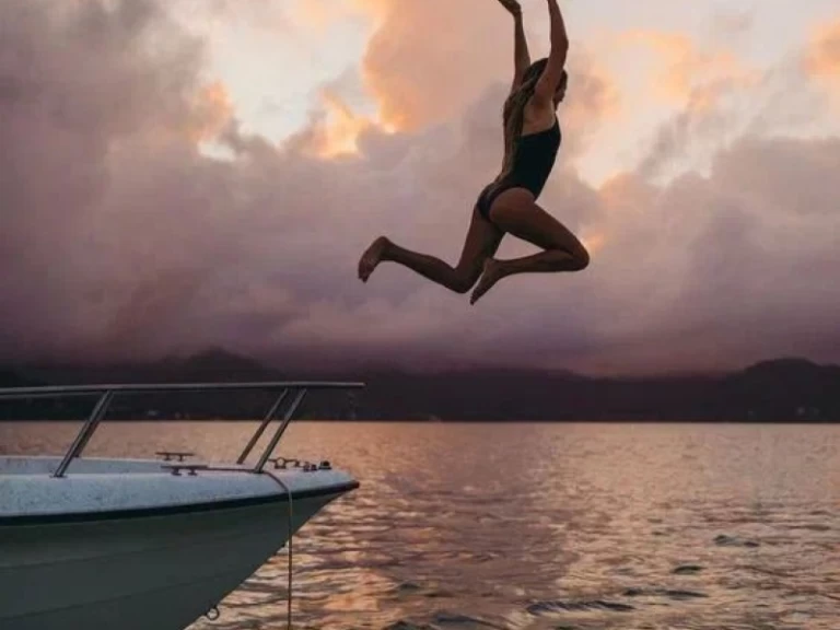 Uthyrning Segelbåt  Catalina med en båtlicens 