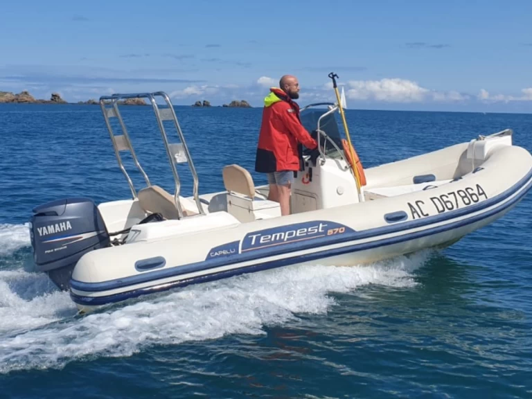 RIB för uthyrning Saint-Malo till det bästa priset 