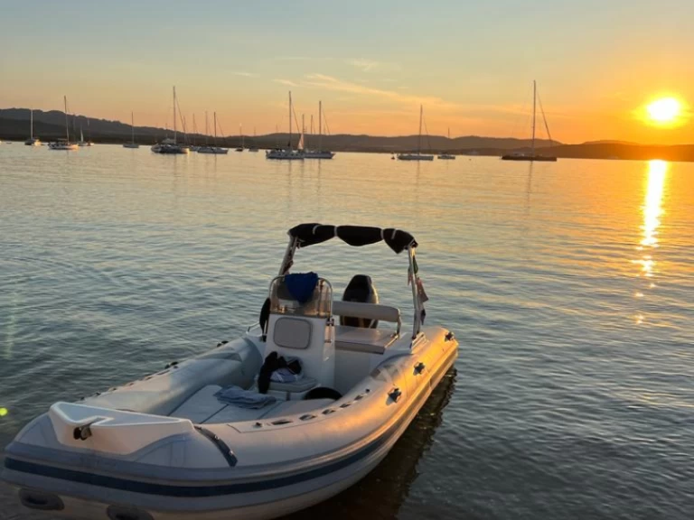 Yacht charter Poltu Quatu billig 650