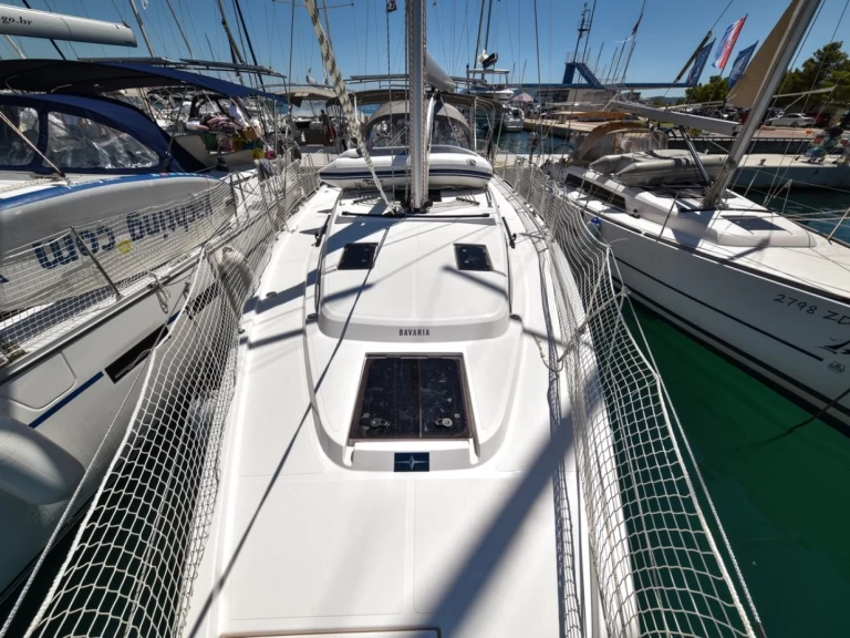 Yacht charter Sukošan billig Bavaria C38