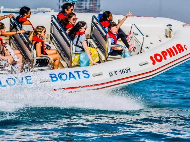 Hyr en Asis RIB Dubai Marina 