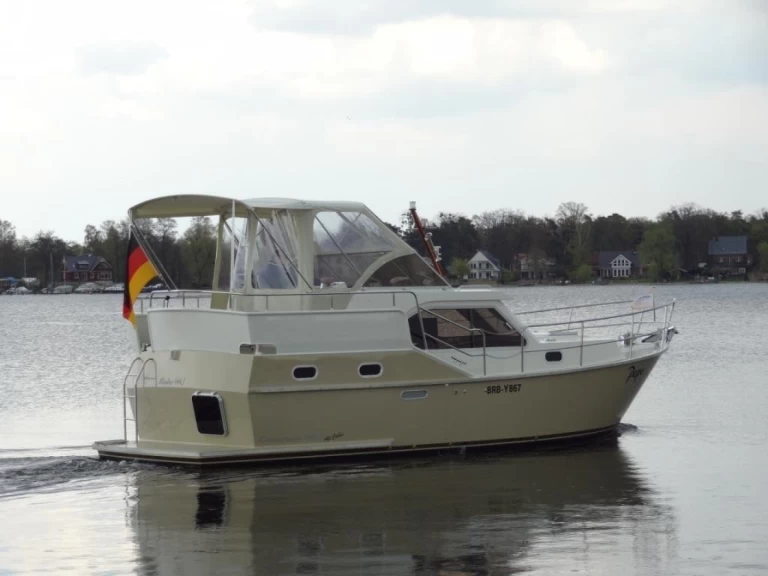 Yacht charter Zehdenick billig 92 AC "Pepe & King Arthur"