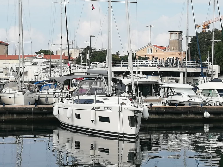 Hyr en Bavaria Bavaria C38 (2 heads) Zadar 