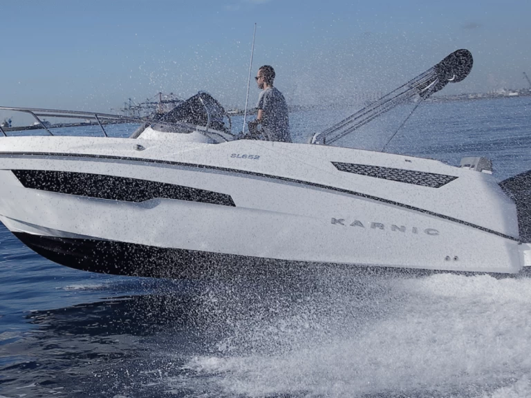 Hyr en Karnic SL 602 Les Issambres 