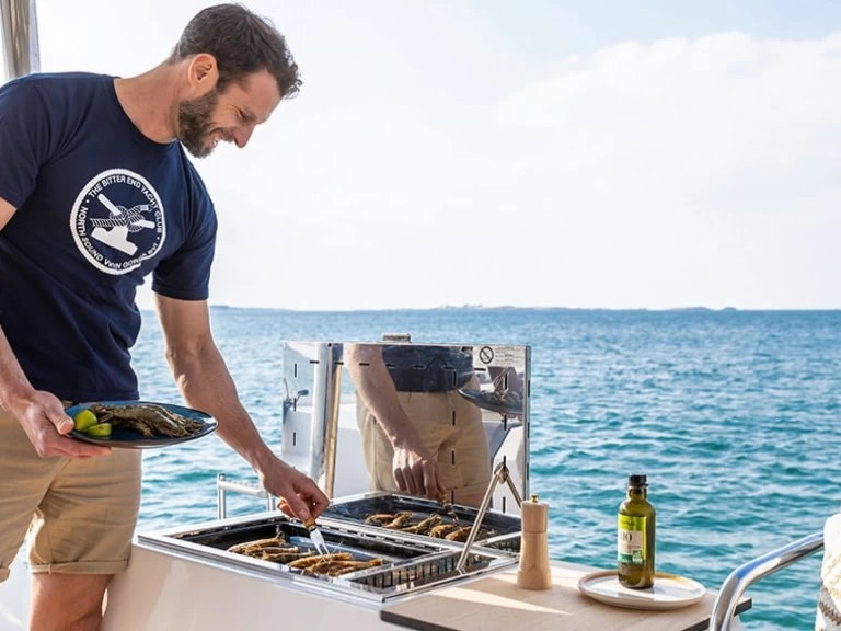 Uthyrning Katamaran  Fountaine Pajot med en båtlicens 