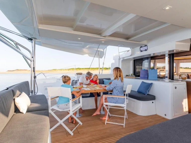 Lagoon Lagoon 46 charter bareboat eller skeppad i Road Town