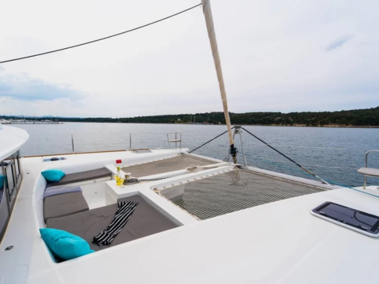 Båtuthyrning Lagoon Lagoon 450 F i Rogoznica på Samboat 