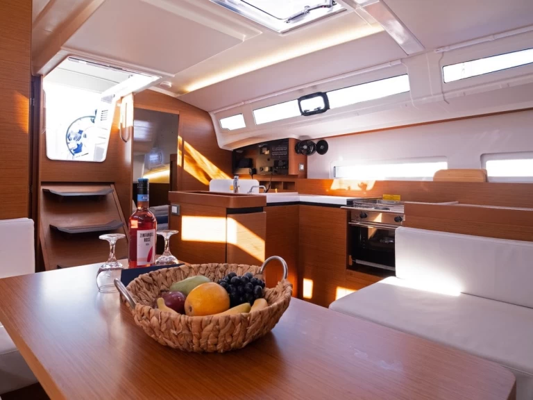 Segelbåt  för uthyrning Split  till det bästa priset 