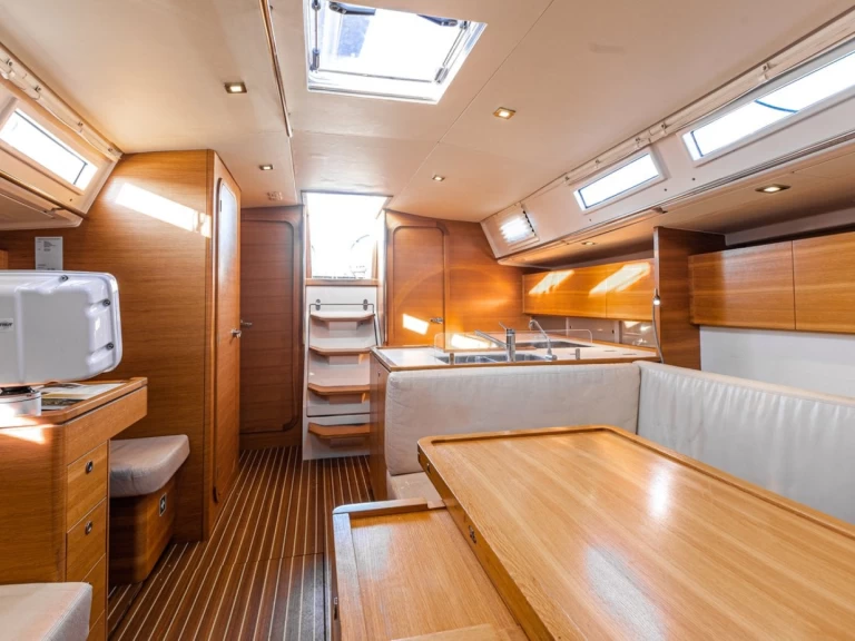 Uthyrning Segelbåt  Salona med en båtlicens 