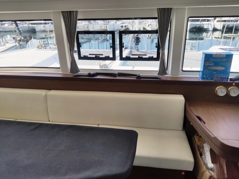 Yacht charter Lavrio billig Lagoon 42