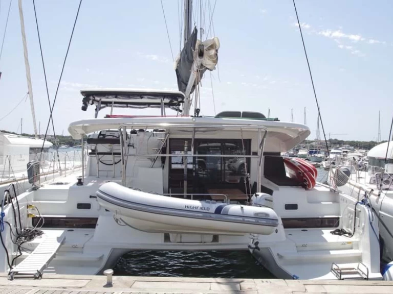 Lagoon Lagoon 42 charter bareboat eller skeppad i Portocolom