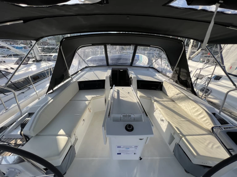 Uthyrning Segelbåt  Bénéteau med en båtlicens 