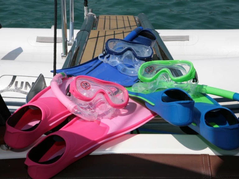 Uthyrning Motorbåt  Jeanneau med en båtlicens 