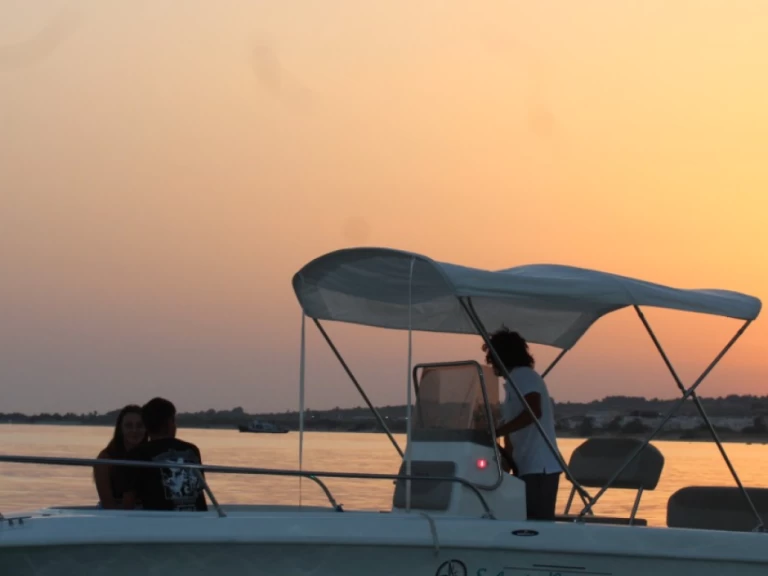 Båtuthyrning Mingolla Brava 19 i Torre Vado på Samboat 