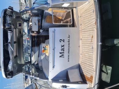 Grginić Yachts Mirakul 30 charter bareboat eller skeppad i Sukošan
