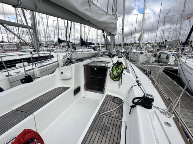 Uthyrning Segelbåt  Bénéteau med en båtlicens 