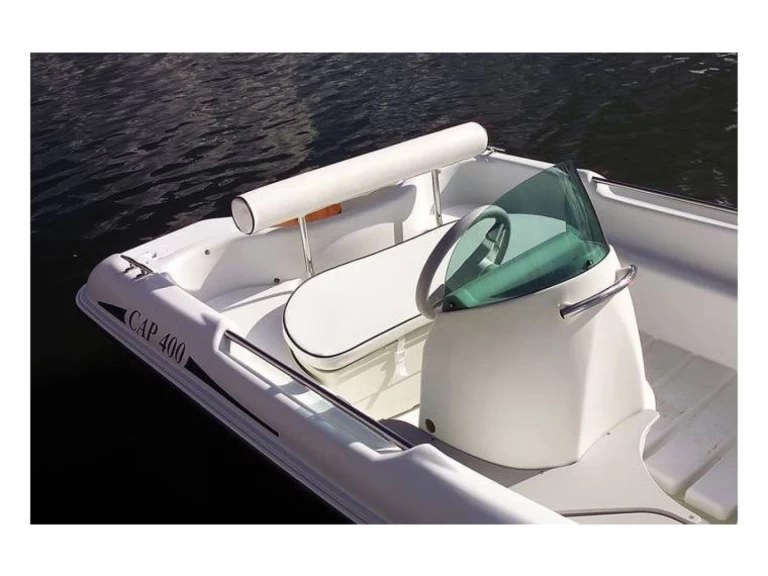 Hyr en Rigiflex Cap 400 Le François 