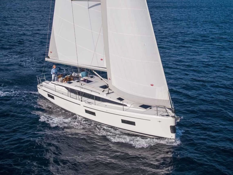 Hyra Segelbåt  med eller utan skeppare Bavaria Šibenik  