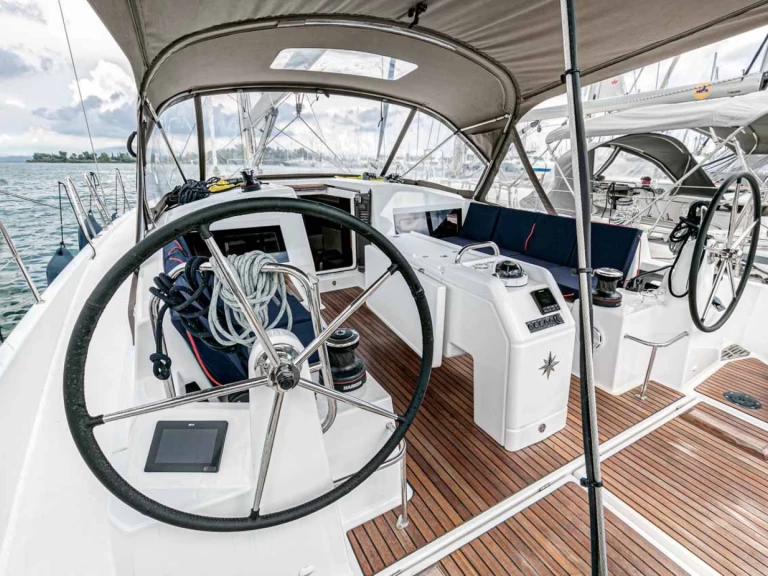 Hyr en Jeanneau Sun Odyssey 440 Gouvia 