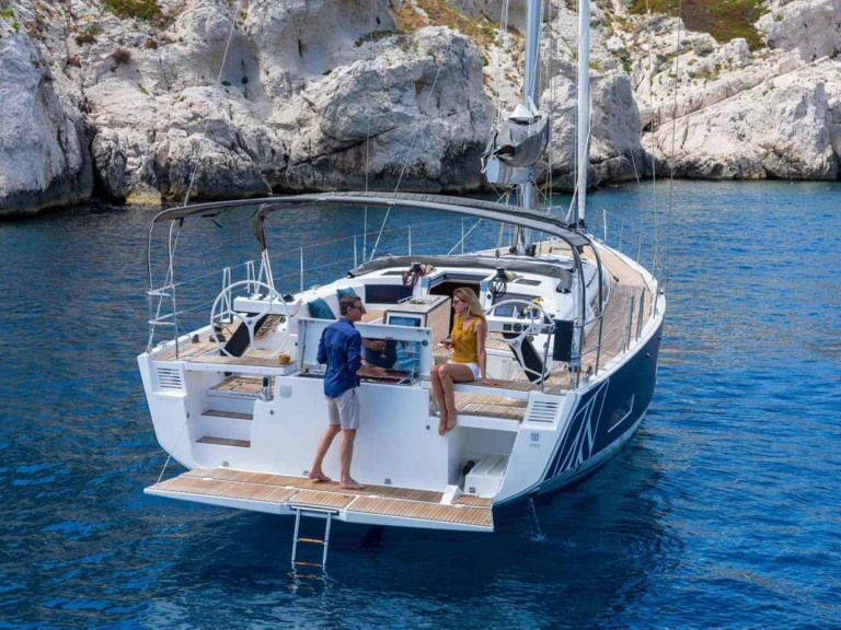 Dufour Dufour 530 charter bareboat eller skeppad i Trogir 