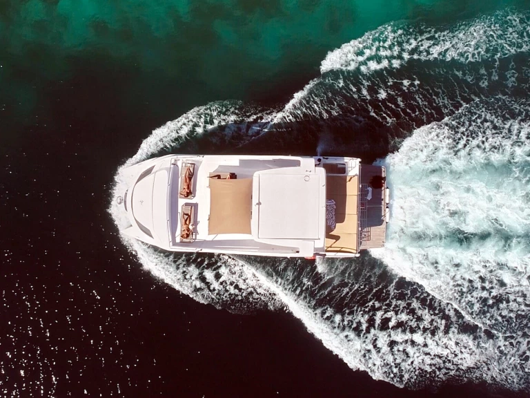 Hyra Motorbåt  med eller utan skeppare  Male 