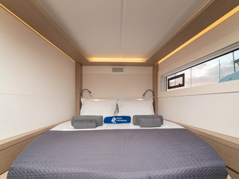 Hyra Katamaran  med eller utan skeppare Lagoon Lefkáda 