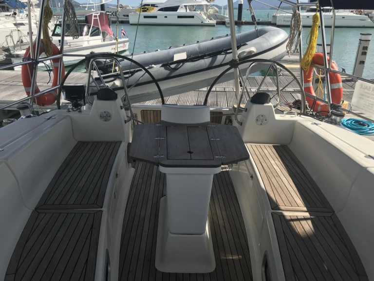 Hyra Segelbåt  med eller utan skeppare Bavaria Mai Khao 