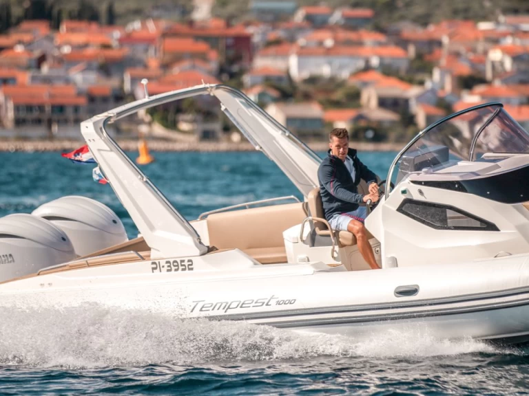 Yacht charter Sukošan billig Tempest 1000 Open