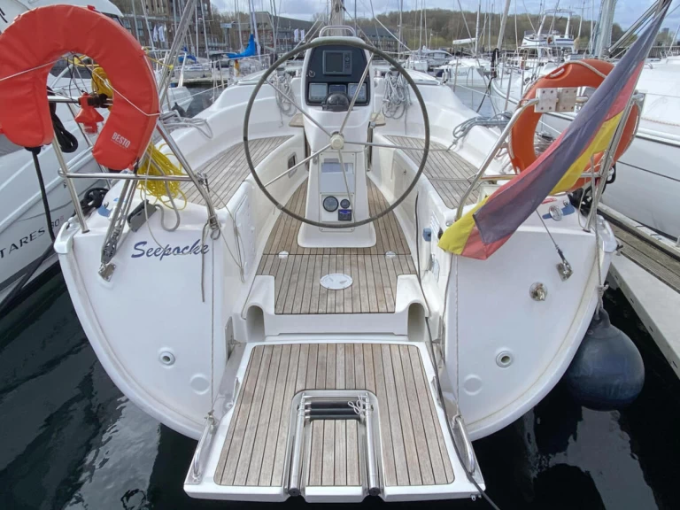 Uthyrning Segelbåt  Bavaria med en båtlicens 