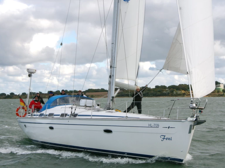 Bavaria Cruiser 46 charter bareboat eller skeppad i Heiligenhafen