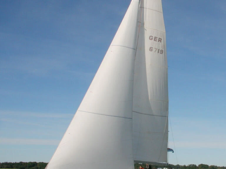 Salona Salona 38 charter bareboat eller skeppad i Heiligenhafen