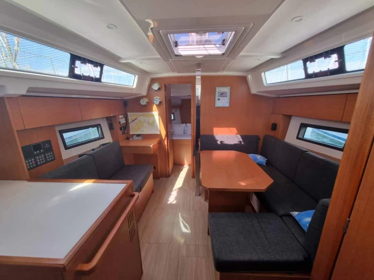 Uthyrning Segelbåt  i Punat - Bavaria Bavaria C38