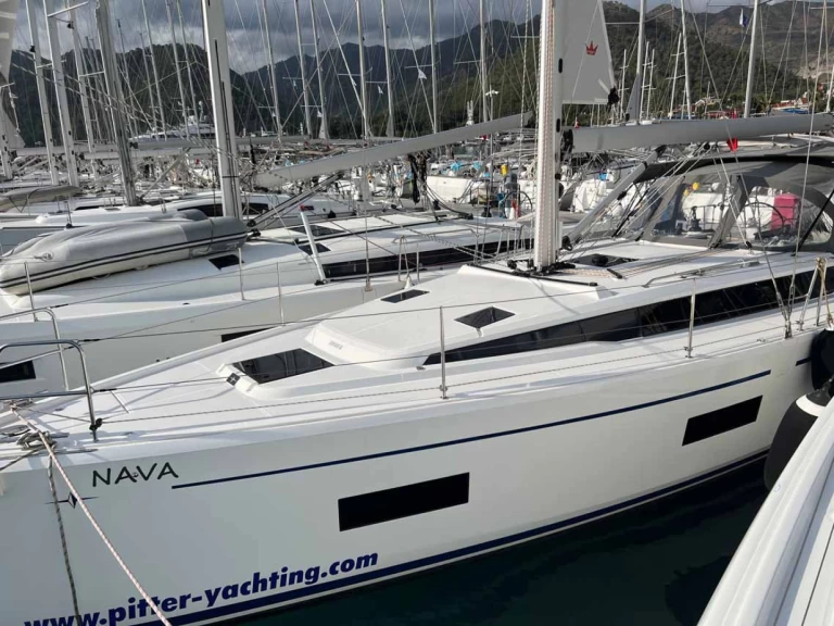 Bavaria Bavaria C42 charter bareboat eller skeppad i Gocek