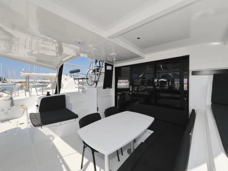 Uthyrning Katamaran  Lagoon med en båtlicens 